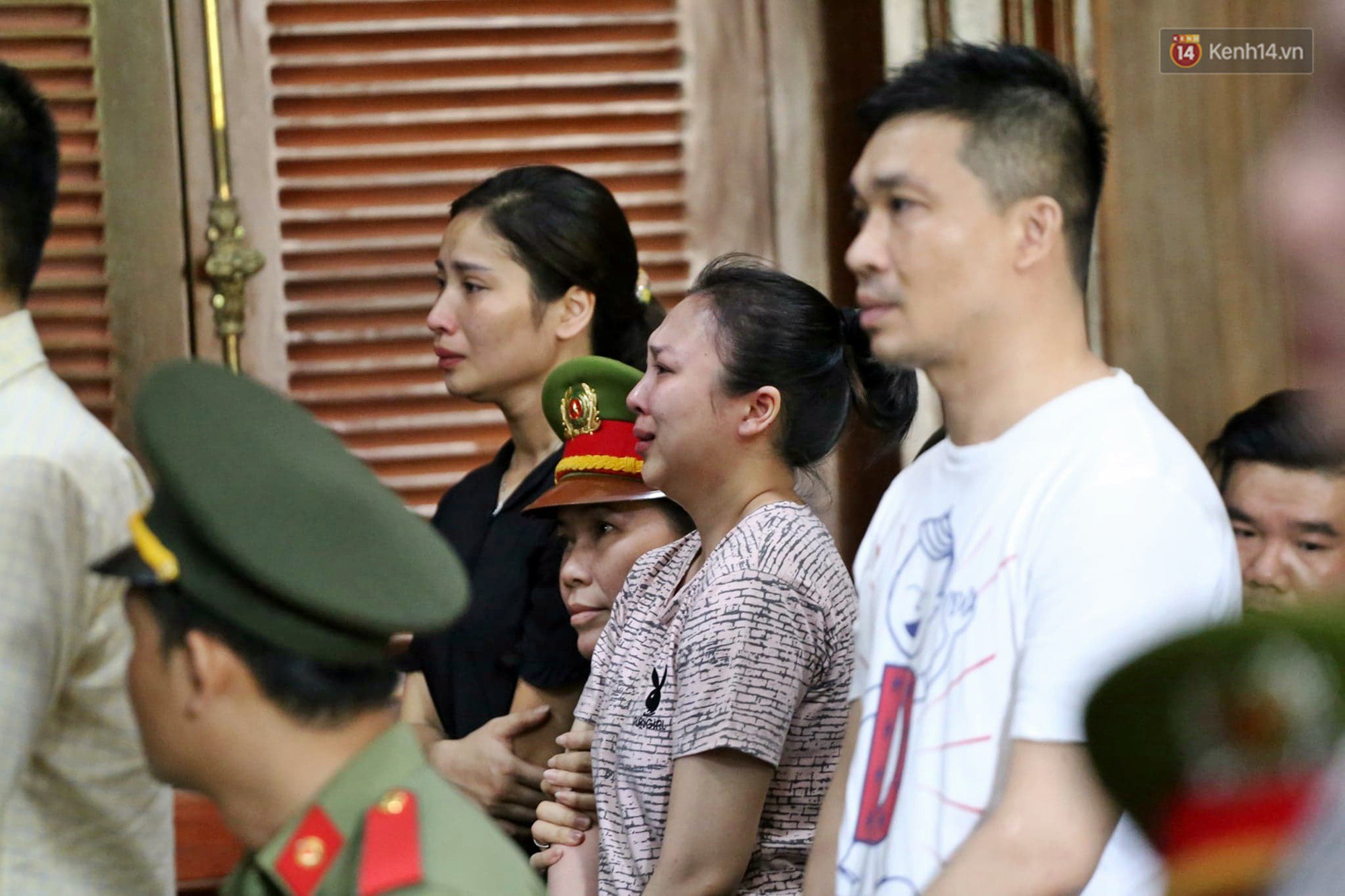 Ông trùm ma tuý Văn Kính Dương bảo vệ người tình và đồng bọn bị hắn lợi dụng như thế nào? - Ảnh 3. Ông trùm ma tuý Văn Kính Dương bảo vệ người tình và đồng bọn bị hắn lợi dụng như thế nào? - Ảnh 3.