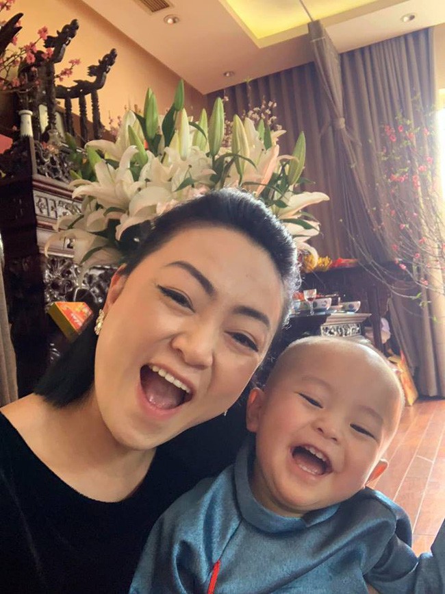 C&ocirc; Văn Th&ugrave;y Dương - con g&aacute;i &uacute;t cố PGS. Văn Như Cương chia sẻ t&acirc;m sự vui, &uacute;p mở chuyện đang mang bầu ở tuổi 47? - Ảnh 3.