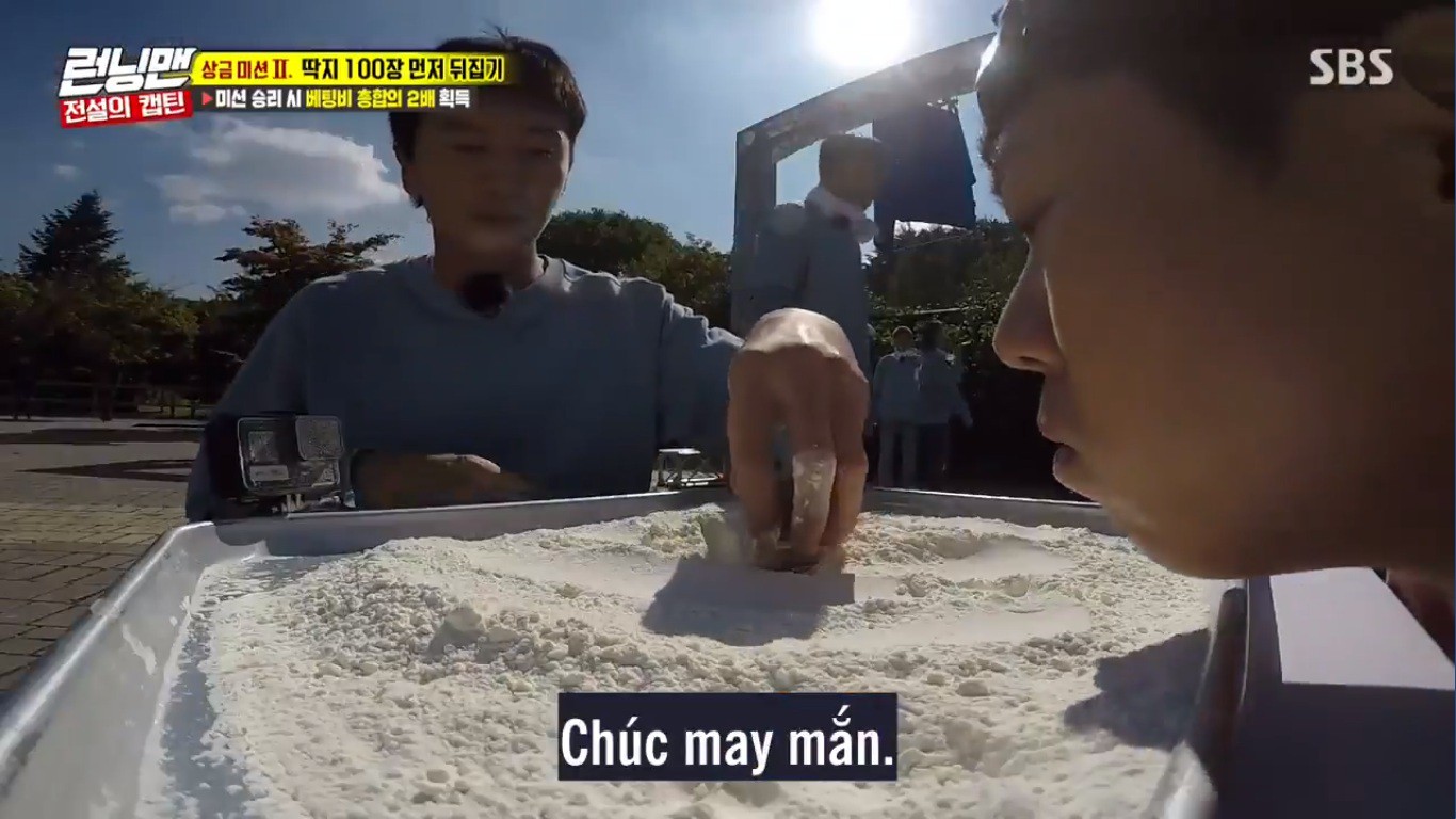 Nhìn Lan Ngọc lấm lem thế này phải chăng Running Man Việt đã phạt người chơi ăn bột? - Ảnh 13. Nhìn Lan Ngọc lấm lem thế này phải chăng Running Man Việt đã phạt người chơi ăn bột? - Ảnh 13.