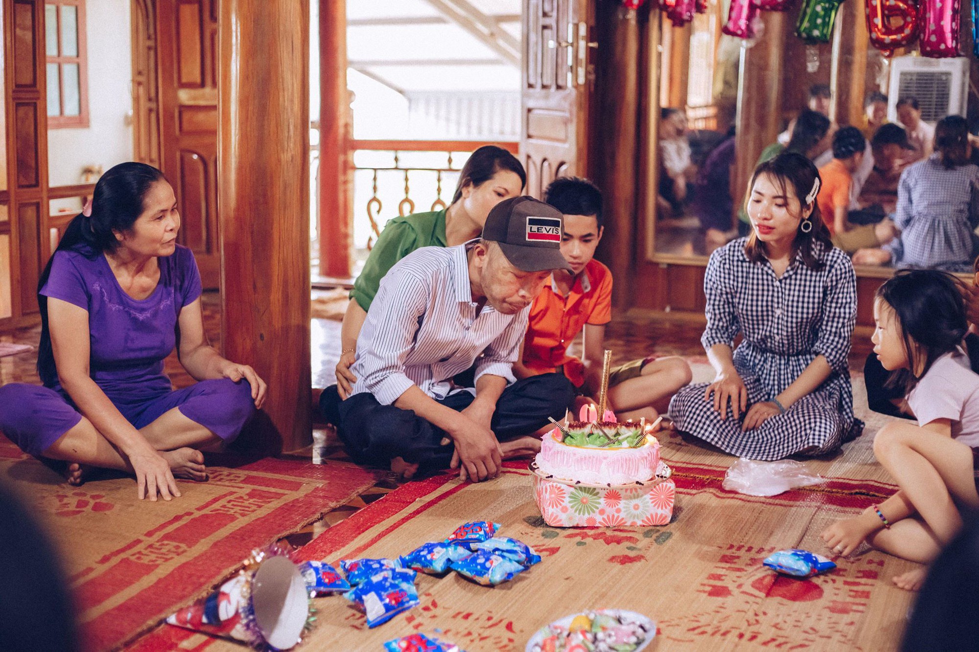 Nghẹn ngào câu chuyện cô gái cưới gấp để hoàn thành tâm nguyện của người bố ung thư: Đám cưới mà không có bố thì không còn ý nghĩa - Ảnh 5. Nghẹn ngào câu chuyện cô gái cưới gấp để hoàn thành tâm nguyện của người bố ung thư: Đám cưới mà không có bố thì không còn ý nghĩa - Ảnh 5.