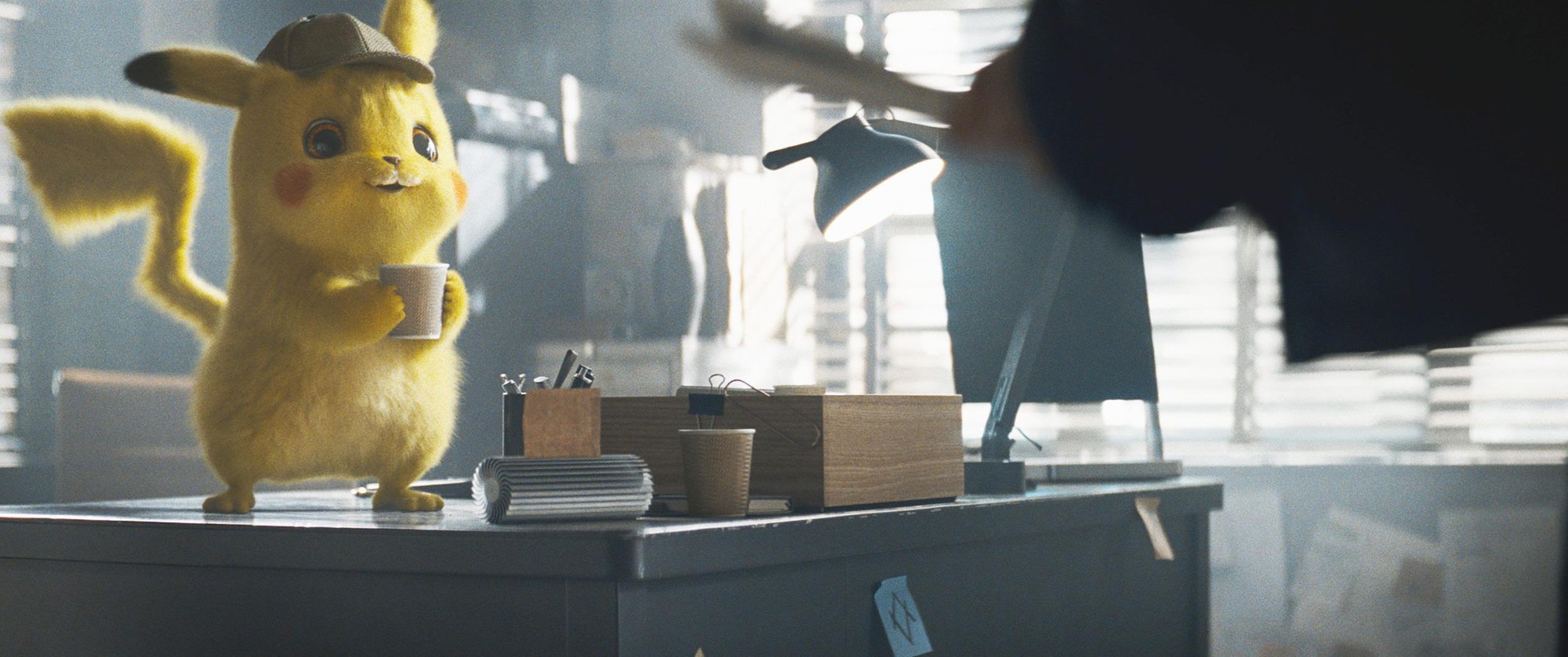 11 trứng phục sinh cưng muốn xỉu của Pokémon DETECTIVE PIKACHU - Ảnh 5. 11 trứng phục sinh cưng muốn xỉu của Pokémon DETECTIVE PIKACHU - Ảnh 5.