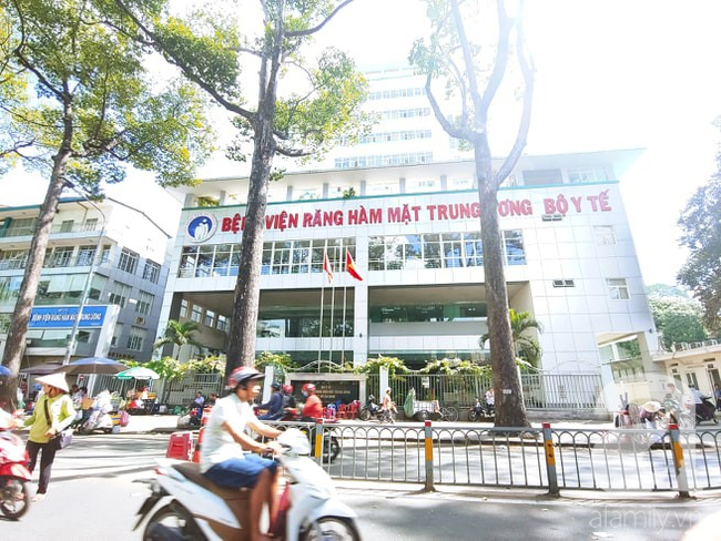 Chở con g&aacute;i đi thăm &ocirc;ng ngoại bệnh nặng, người mẹ đ&acirc;m đầu v&agrave;o trụ đ&egrave;n, phải bỏ một b&ecirc;n mắt - Ảnh 7.