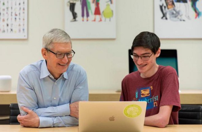 CEO Tim Cook: “Tôi không nghĩ bằng đại học 4 năm là đủ để viết code giỏi” - Ảnh 1.