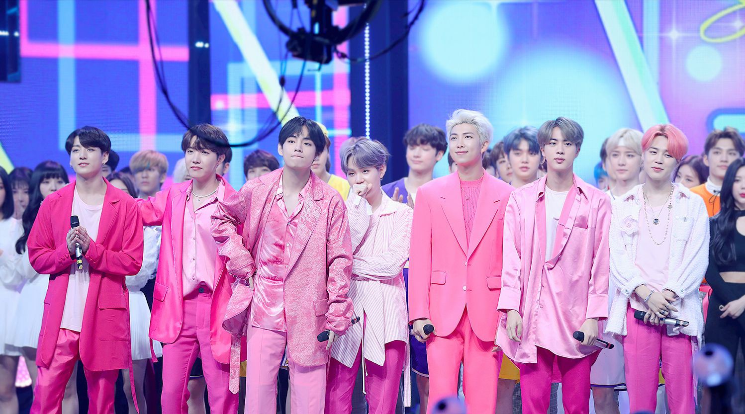 BTS lập thành tích vượt huyền thoại Shinhwa, gấp 3 lần BLACKPINK, san bằng kỉ lục 2019 của SEVENTEEN - Ảnh 2. BTS lập thành tích vượt huyền thoại Shinhwa, gấp 3 lần BLACKPINK, san bằng kỉ lục 2019 của SEVENTEEN - Ảnh 2.