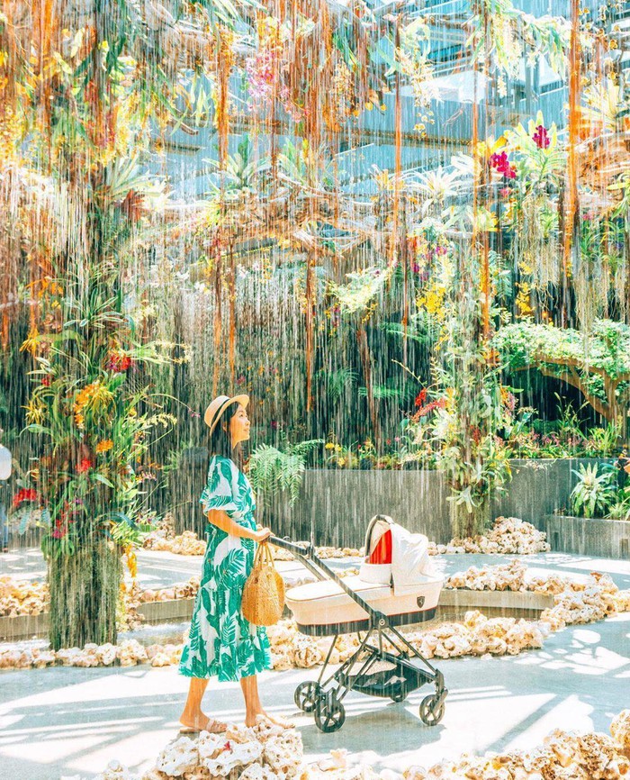 Sau Jewel Changi, Singapore lại có thêm “kỳ quan” vườn hoa treo khổng lồ khiến dân tình phải ngước lên “mỏi cả cổ” để ngắm nhìn - Ảnh 17. Sau Jewel Changi, Singapore lại có thêm “kỳ quan” vườn hoa treo khổng lồ khiến dân tình phải ngước lên “mỏi cả cổ” để ngắm nhìn - Ảnh 17.