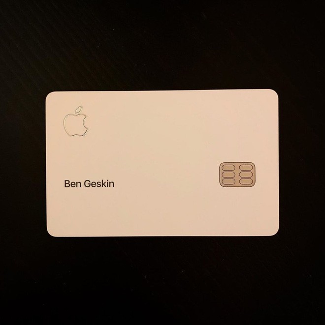 Đập hộp thẻ tín dụng Apple Card, chất liệu titan, thiết kế đơn giản và đẳng cấp - Ảnh 3.