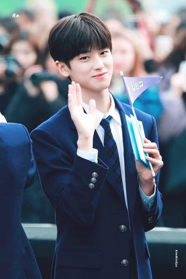 Giống 1 người đã mệt, thí sinh Produce X 101 còn trông hao hao tận 6 người nổi tiếng - Ảnh 9.