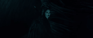 Mẹ con nhà Mã Lệ Phi Xuân trở mặt, đối đầu như kẻ thù trong teaser nóng hổi của Maleficent 2 - Ảnh 5.