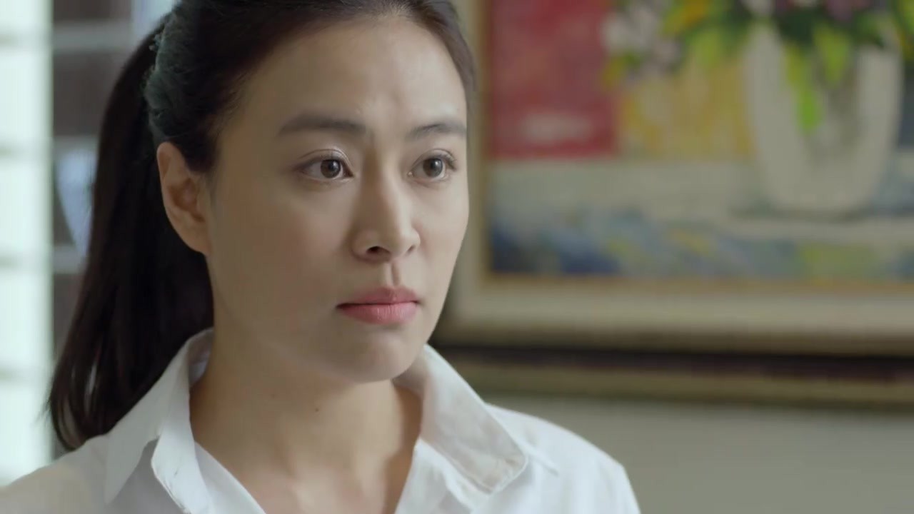 Xem ngay clip này để biết đẳng cấp dâu đảm Hoàng Thùy Linh: Bổ dứa như chặt dừa từ phim ra đời thực! - Ảnh 6. Xem ngay clip này để biết đẳng cấp dâu đảm Hoàng Thùy Linh: Bổ dứa như chặt dừa từ phim ra đời thực! - Ảnh 6.