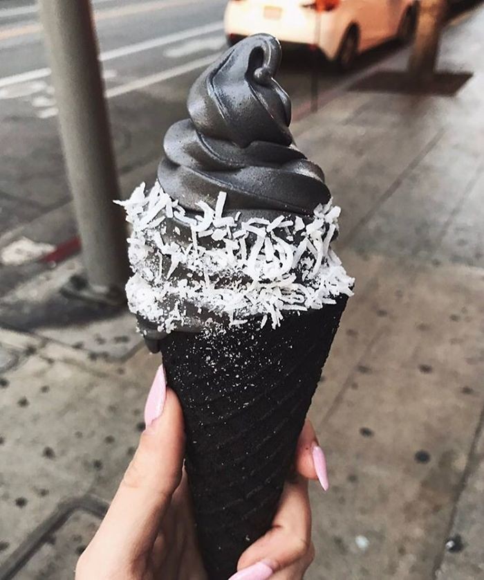 Không ngờ kem màu đen Mẫn Tiên mới úp mở trên Instagram lại có nhiều loại thế này, fan đoán mãi không ra - Ảnh 7. Không ngờ kem màu đen Mẫn Tiên mới úp mở trên Instagram lại có nhiều loại thế này, fan đoán mãi không ra - Ảnh 7.