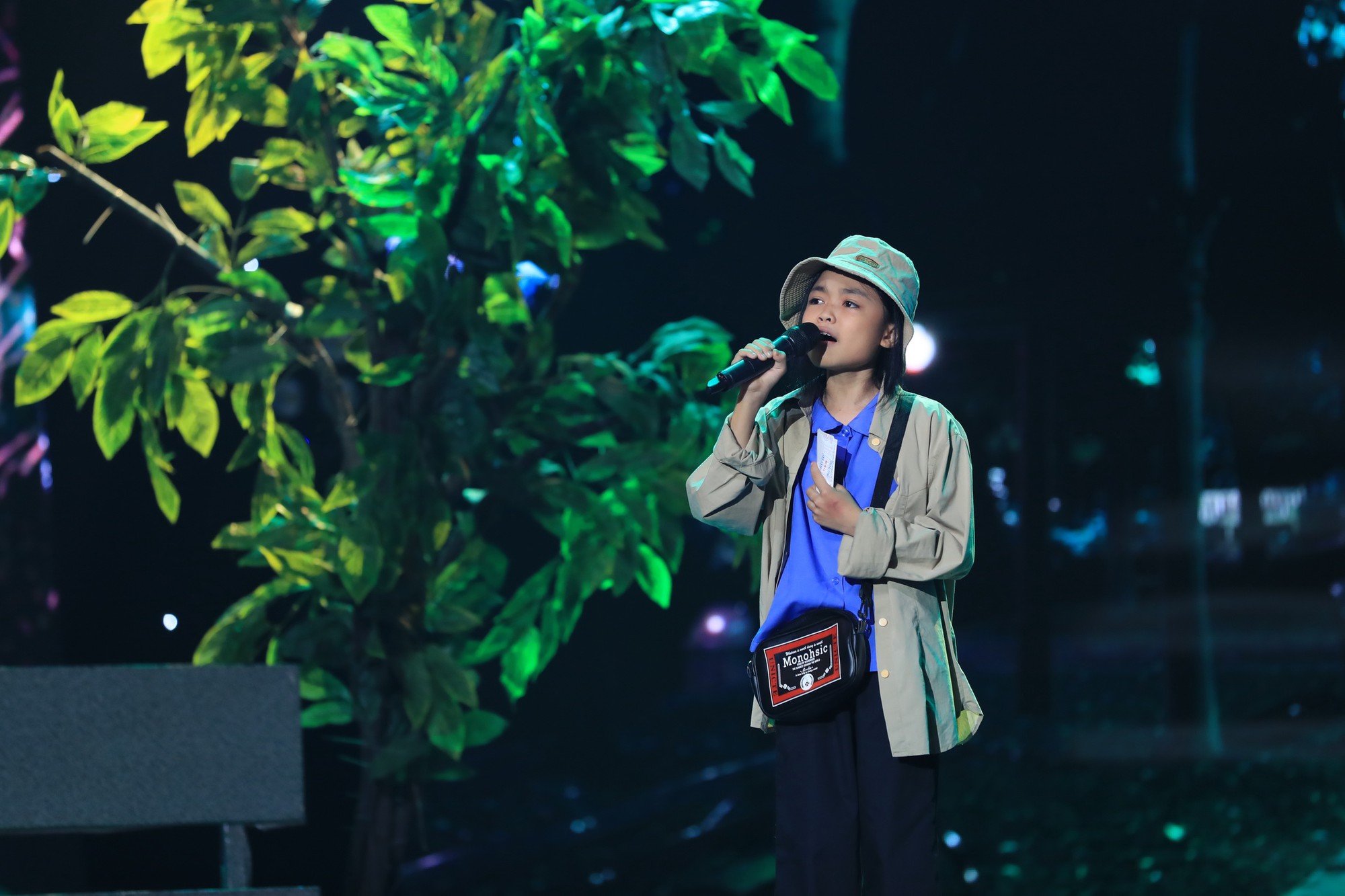 Hòa Minzy bật khóc vì học trò bị chê chọn sai bài, hát không rõ lời - Ảnh 10. Hòa Minzy bật khóc vì học trò bị chê chọn sai bài, hát không rõ lời - Ảnh 10.