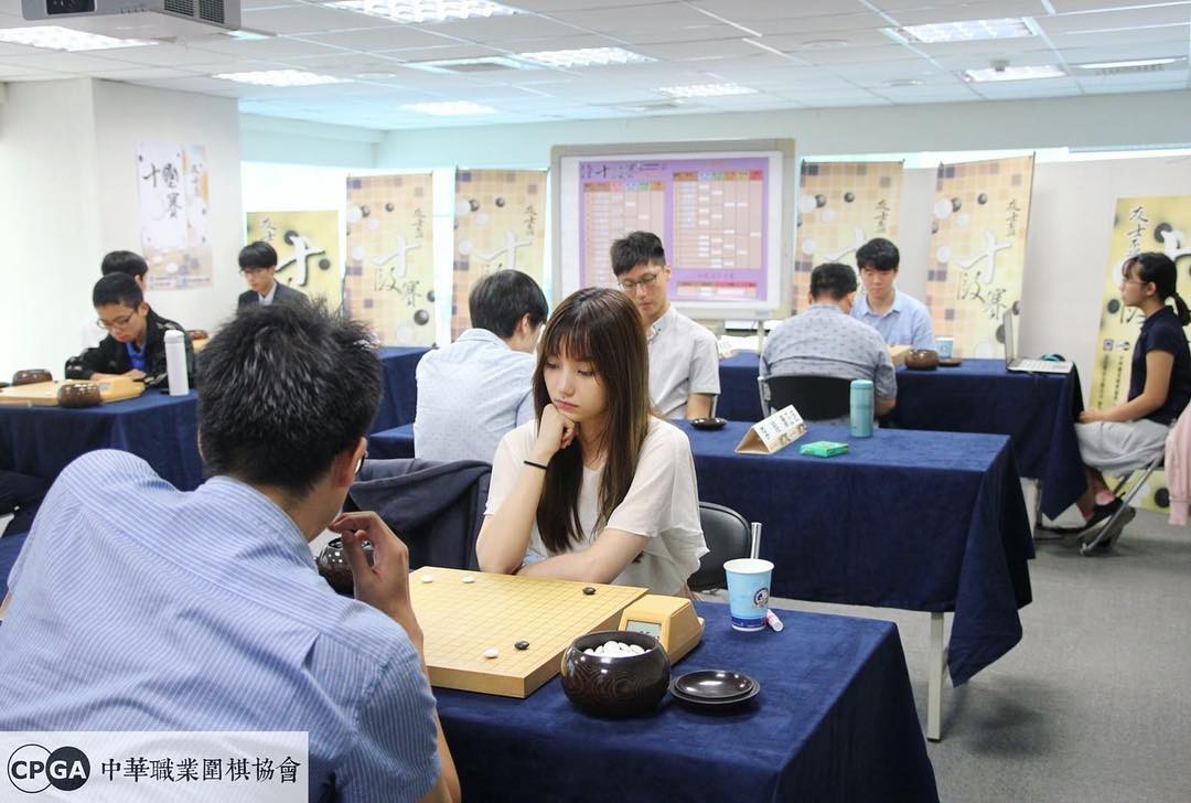 Kỳ thủ cờ vây của hiếm: Đã xinh đẹp rồi lại còn toát ra khí chất thông tuệ bảo sao dân mạng không thích! - Ảnh 8. Kỳ thủ cờ vây của hiếm: Đã xinh đẹp rồi lại còn toát ra khí chất thông tuệ bảo sao dân mạng không thích! - Ảnh 8.