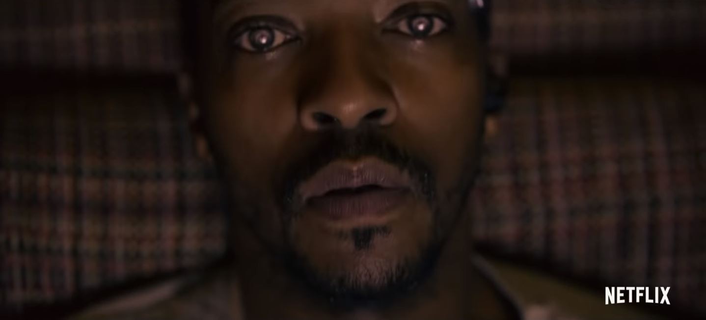 Phim kinh dị BLACK MIRROR tung trailer với sự góp mặt của Miley Cyrus trong vai búp bê công nghệ - Ảnh 3. Phim kinh dị BLACK MIRROR tung trailer với sự góp mặt của Miley Cyrus trong vai búp bê công nghệ - Ảnh 3.