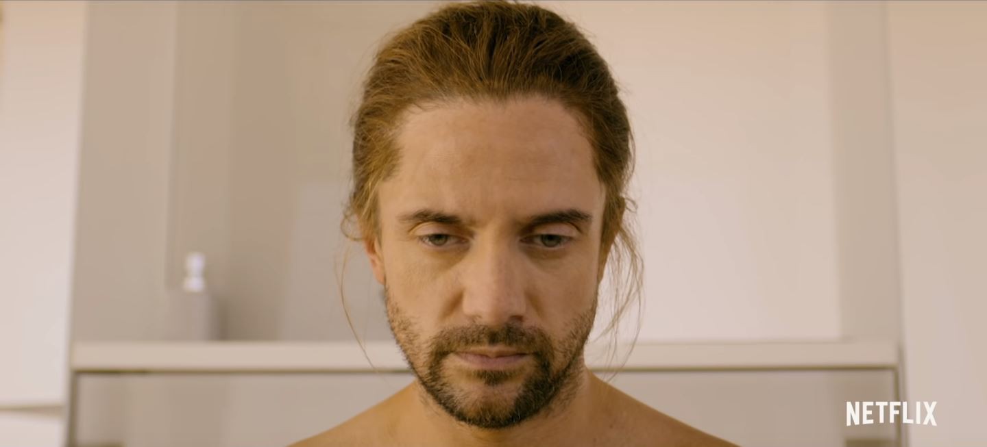 Phim kinh dị BLACK MIRROR tung trailer với sự góp mặt của Miley Cyrus trong vai búp bê công nghệ - Ảnh 4. Phim kinh dị BLACK MIRROR tung trailer với sự góp mặt của Miley Cyrus trong vai búp bê công nghệ - Ảnh 4.