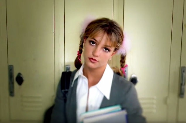 Gần 19 năm ngày ca khúc này ra mắt, phải chăng nó đã vận vào chính cuộc đời của Britney Spears? - Ảnh 2.