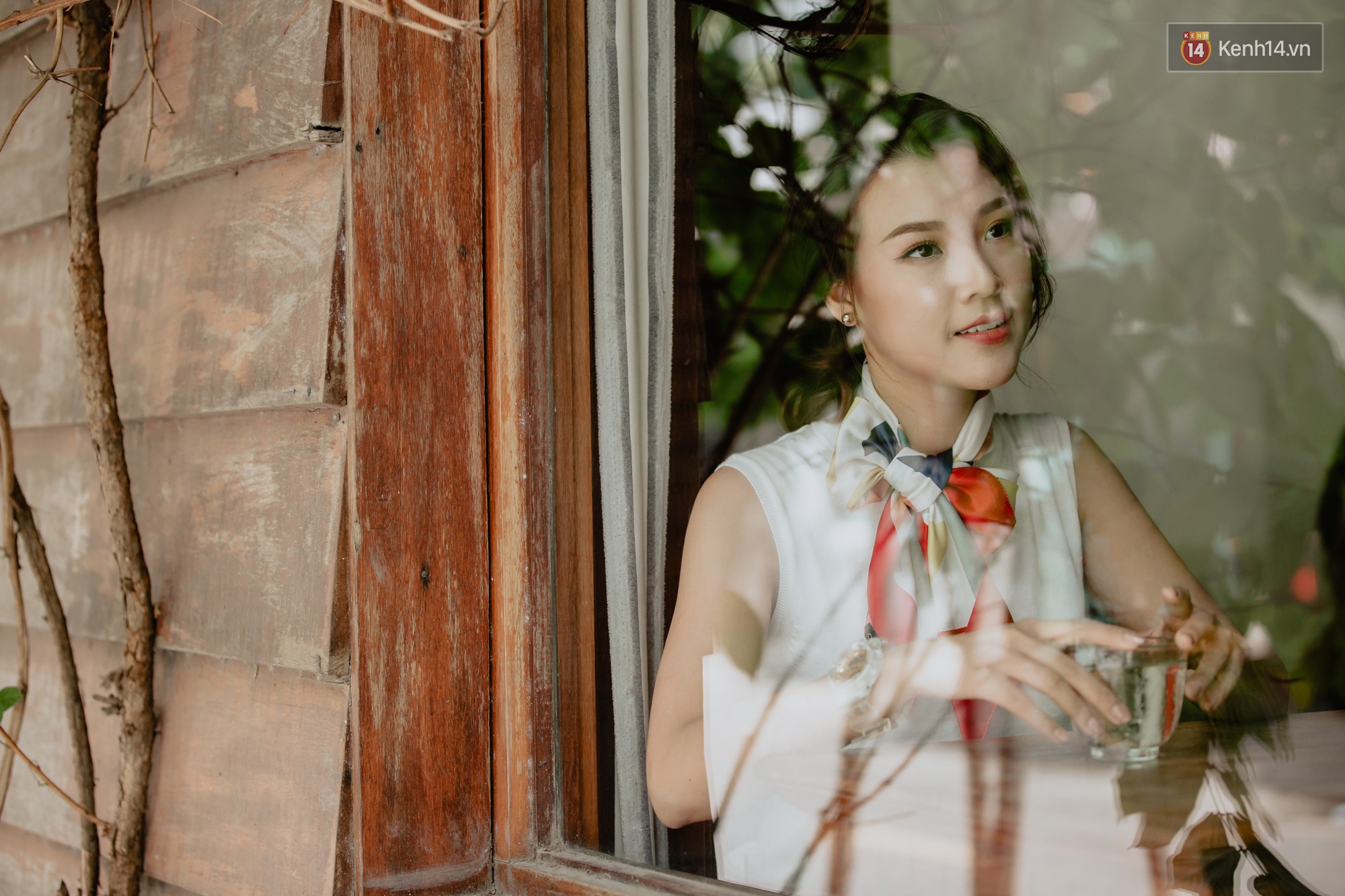 Hoàng Oanh: Năm 18 tuổi từng bỏ vai có cảnh nóng của anh Victor Vũ để giữ lấy tình yêu - Ảnh 4. Hoàng Oanh: Năm 18 tuổi từng bỏ vai có cảnh nóng của anh Victor Vũ để giữ lấy tình yêu - Ảnh 4.