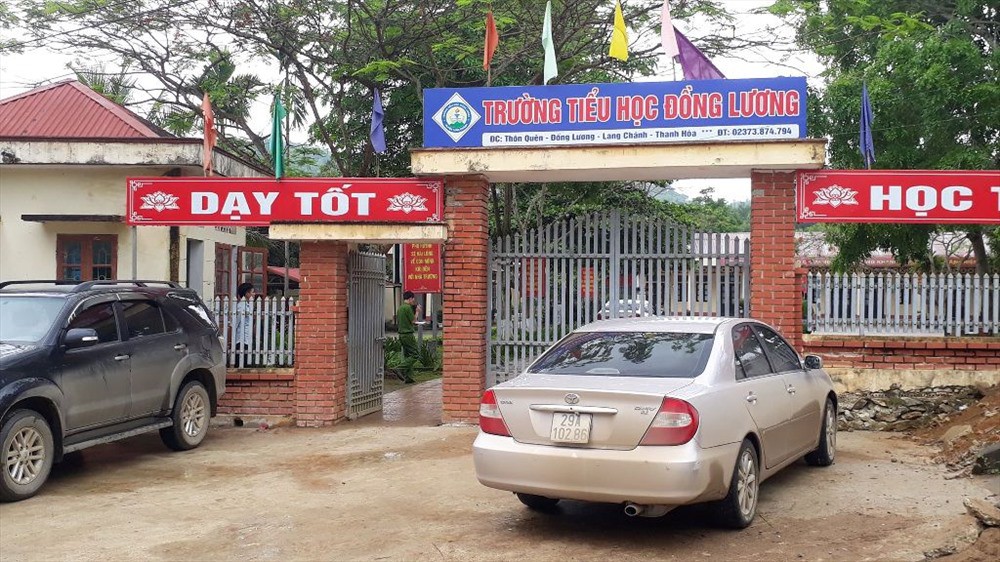 Bốn học sinh bị đâm tại trường học đã bình phục và đến lớp - Ảnh 1. Bốn học sinh bị đâm tại trường học đã bình phục và đến lớp - Ảnh 1.