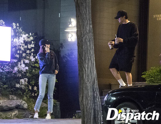Lợi hại như Dispatch: Khui được ảnh hẹn hò của tài tử So Ji Sub với nữ thần phát thanh viên kém 17 tuổi đài SBS - Ảnh 3.