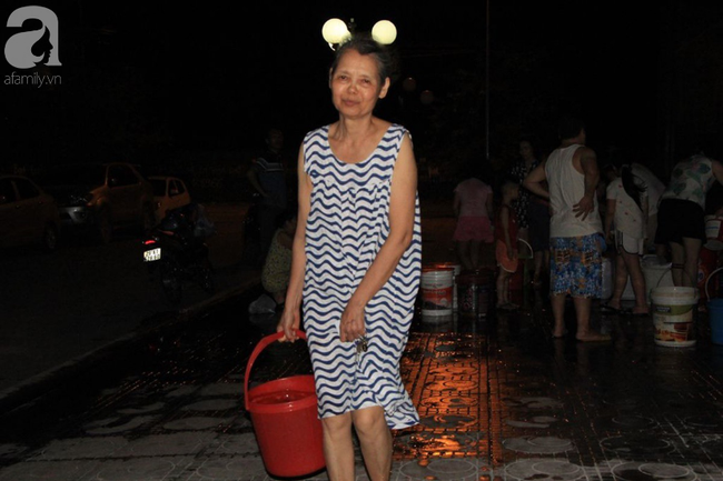 Hà Nội: Giữa đợt nắng nóng đỉnh điểm, 200 hộ dân chung cư nhốn nháo vì mất nước sinh hoạt - Ảnh 4.