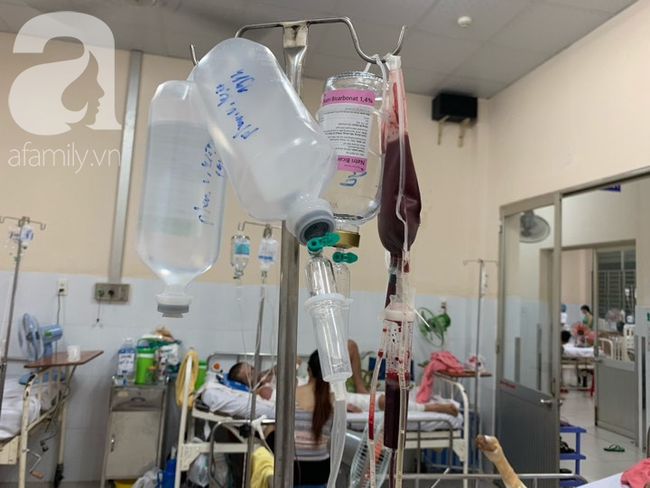 Bố d&ugrave;ng xăng đốt khiến mẹ biến dạng khu&ocirc;n mặt, con g&aacute;i 8 tuổi kh&oacute;c ngất: Mẹ c&oacute; xấu nhưng con vẫn nhận ra mẹ m&agrave; - Ảnh 9.