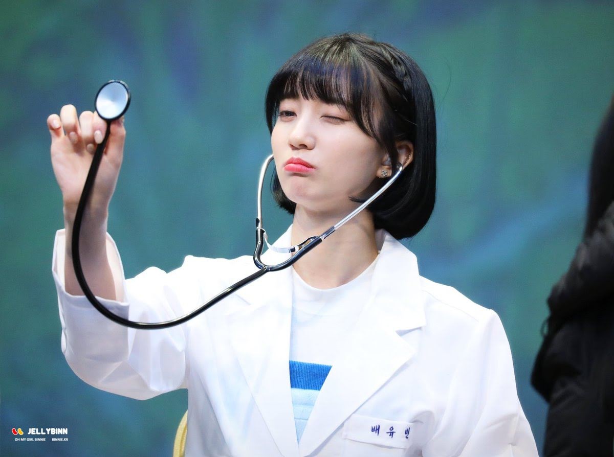 Gặp được bác sĩ như dàn idol Kpop tuyệt sắc này, chắc ai cũng muốn đến bệnh viện để khám bệnh tương tư mỗi ngày - Ảnh 3.