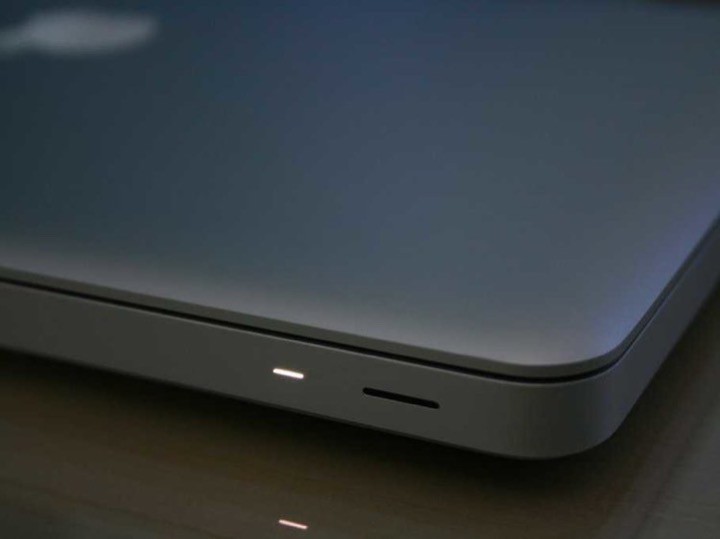 24 tiểu tiết nhỏ bé nhưng cho thấy sự cầu kỳ trong thiết kế đỉnh cao của Apple - Ảnh 2. 24 tiểu tiết nhỏ bé nhưng cho thấy sự cầu kỳ trong thiết kế đỉnh cao của Apple - Ảnh 2.