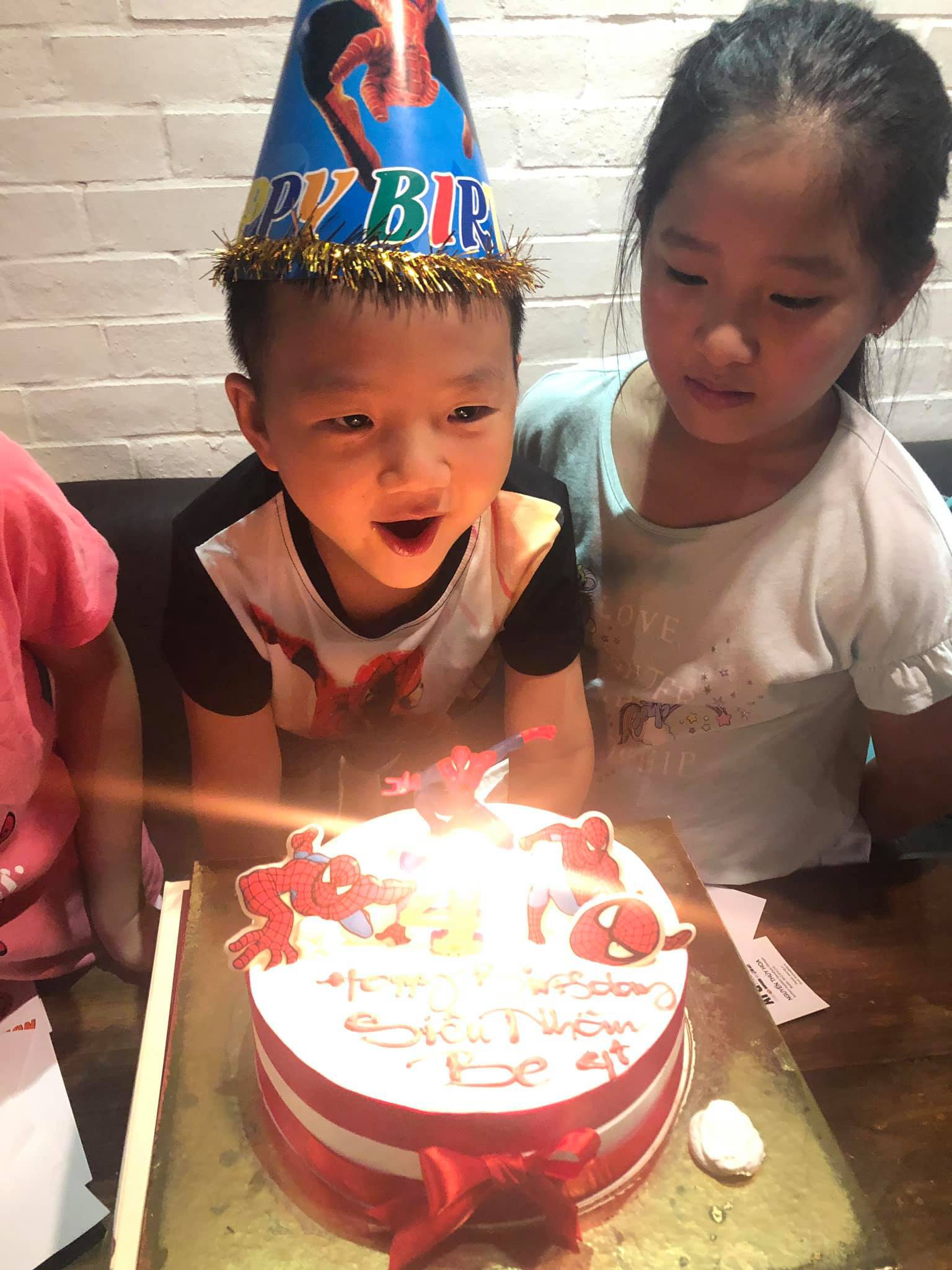 Sau mọi ồn ào hậu ly hôn, Chí Nhân cùng gia đình tổ chức tiệc sinh nhật 4 tuổi cho con trai, hoàn toàn vắng mặt Thu Quỳnh - Ảnh 1. Sau mọi ồn ào hậu ly hôn, Chí Nhân cùng gia đình tổ chức tiệc sinh nhật 4 tuổi cho con trai, hoàn toàn vắng mặt Thu Quỳnh - Ảnh 1.