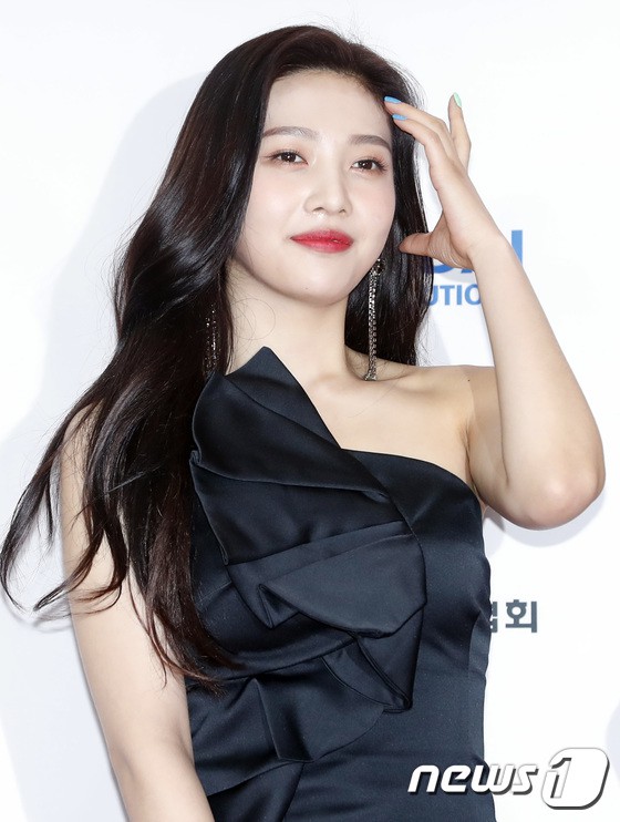 Thảm đỏ Dream Concert 2019: Park Bom lên cân nhưng vẫn chiếm spotlight của Red Velvet và cả dàn nữ thần Kpop - Ảnh 4.