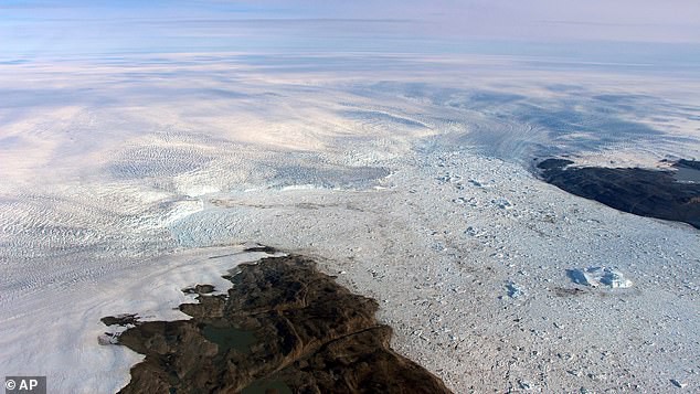 IUCN cảnh báo: Phân nửa di sản thế giới có sông băng làm biểu tượng sẽ biến mất vĩnh viễn vào cuối thế kỷ 21 - Ảnh 1.