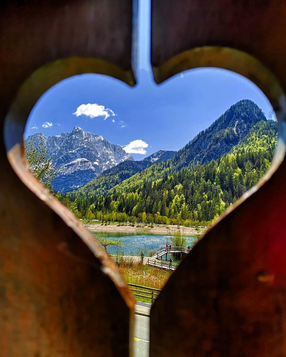 Du lịch trên ảnh và thực tế: Đừng để thị giác bị đánh lừa và mộng vỡ tan tành như loạt địa điểm sau! - Ảnh 2.