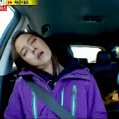 Song Ji Hyo v&agrave; Jeon So Min đều bị d&igrave;m h&agrave;ng tơi tả khi lộ mặt ng&aacute;i ngủ tr&ecirc;n show thực tế - Ảnh 2.