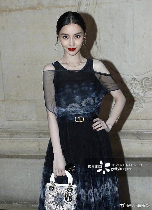 Ám ảnh nhất Weibo: Đôi mắt trợn tròn, vô cảm của Ming Xi tại Cannes bất ngờ bị so sánh với... Angela Baby - Ảnh 5.