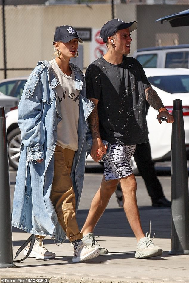 Hailey Baldwin ghen lồng lộn khi phát hiện Justin Bieber vẫn lén lút nhắn tin với Selena Gomez? - Ảnh 2.