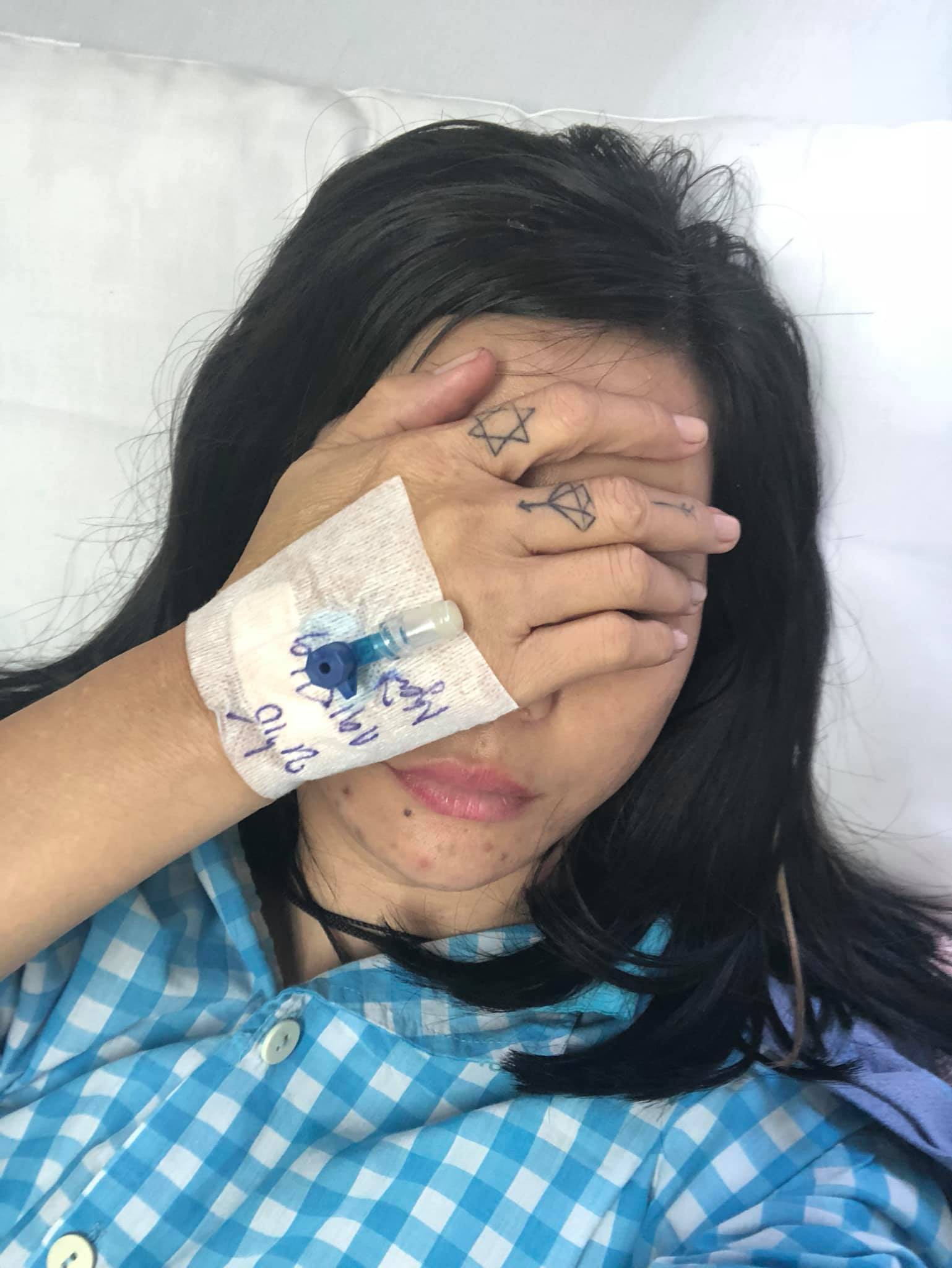Làm việc quá sức, Cát Phượng phải nhập viện cấp cứu vì rối loạn tiền đình - Ảnh 1. Làm việc quá sức, Cát Phượng phải nhập viện cấp cứu vì rối loạn tiền đình - Ảnh 1.