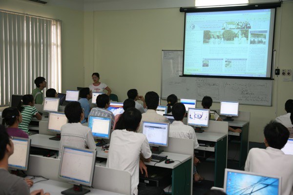 Tuyển sinh đại học 2019: Nơi tấp nập, chỗ đ&igrave;u hiu - Ảnh 1.