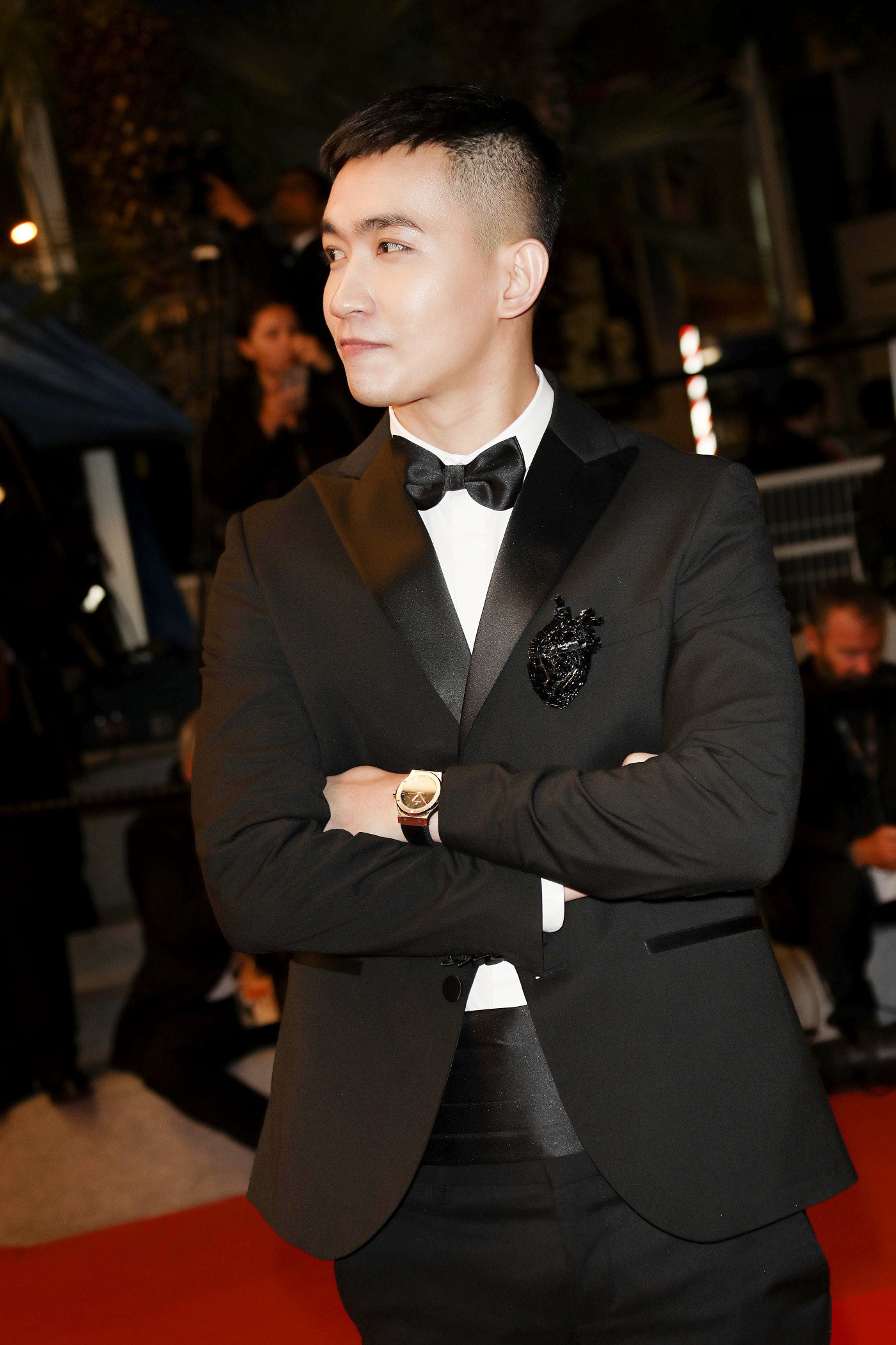 Không chọn ồn ào như Ngọc Trinh, Võ Cảnh lịch lãm xuất hiện trên thảm đỏ Cannes ngày thứ 6 - Ảnh 4. Không chọn ồn ào như Ngọc Trinh, Võ Cảnh lịch lãm xuất hiện trên thảm đỏ Cannes ngày thứ 6 - Ảnh 4.