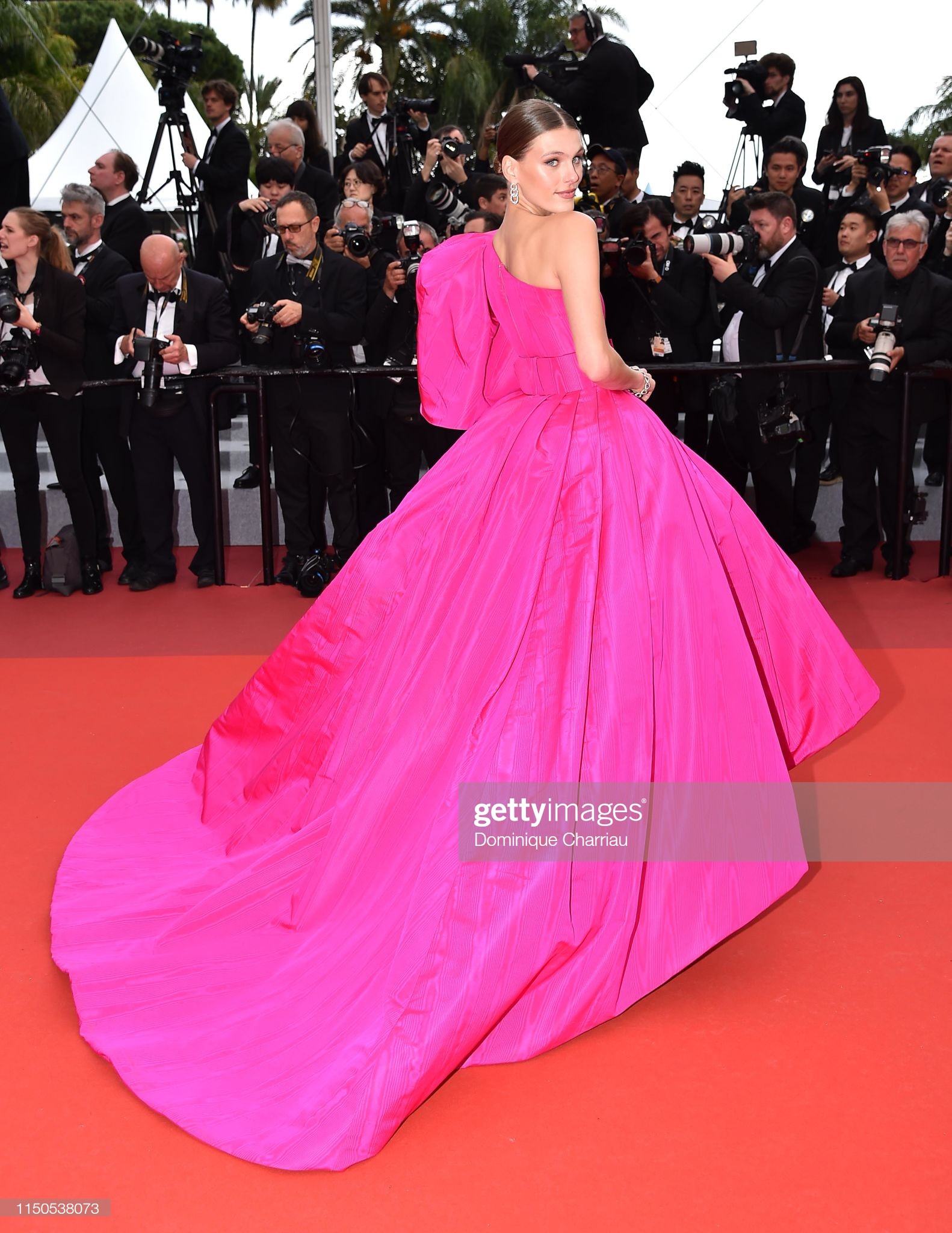 Cannes ngày 6: Chương Tử Di thần thái ngút ngàn, Hoa hậu đẹp nhất mọi thời đại đè bẹp loạt mỹ nhân Hollywood - Ảnh 14. Cannes ngày 6: Chương Tử Di thần thái ngút ngàn, Hoa hậu đẹp nhất mọi thời đại đè bẹp loạt mỹ nhân Hollywood - Ảnh 14.