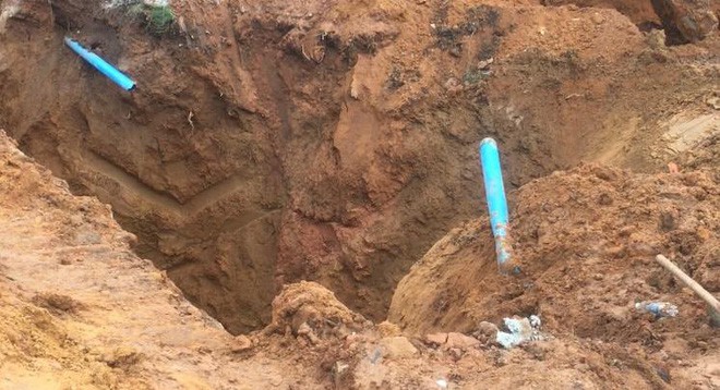 Sập c&ocirc;ng tr&igrave;nh đường ống tho&aacute;t nước, nam c&ocirc;ng nh&acirc;n bị đất v&ugrave;i lấp tử vong - Ảnh 2.