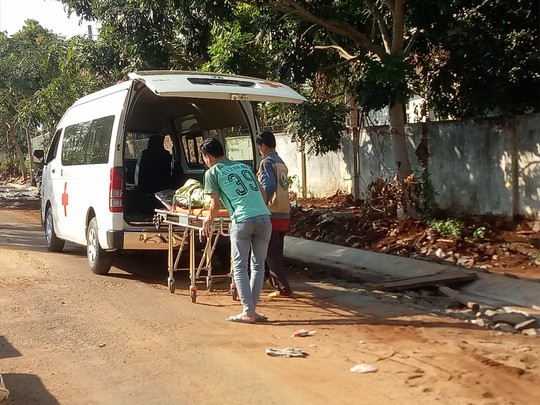 Nghi Ã¡n cha dÃ¹ng chá»i quÃ©t nhÃ  ÄÃ¡nh cháº¿t con gÃ¡i 9 tuá»i - áº¢nh 1.