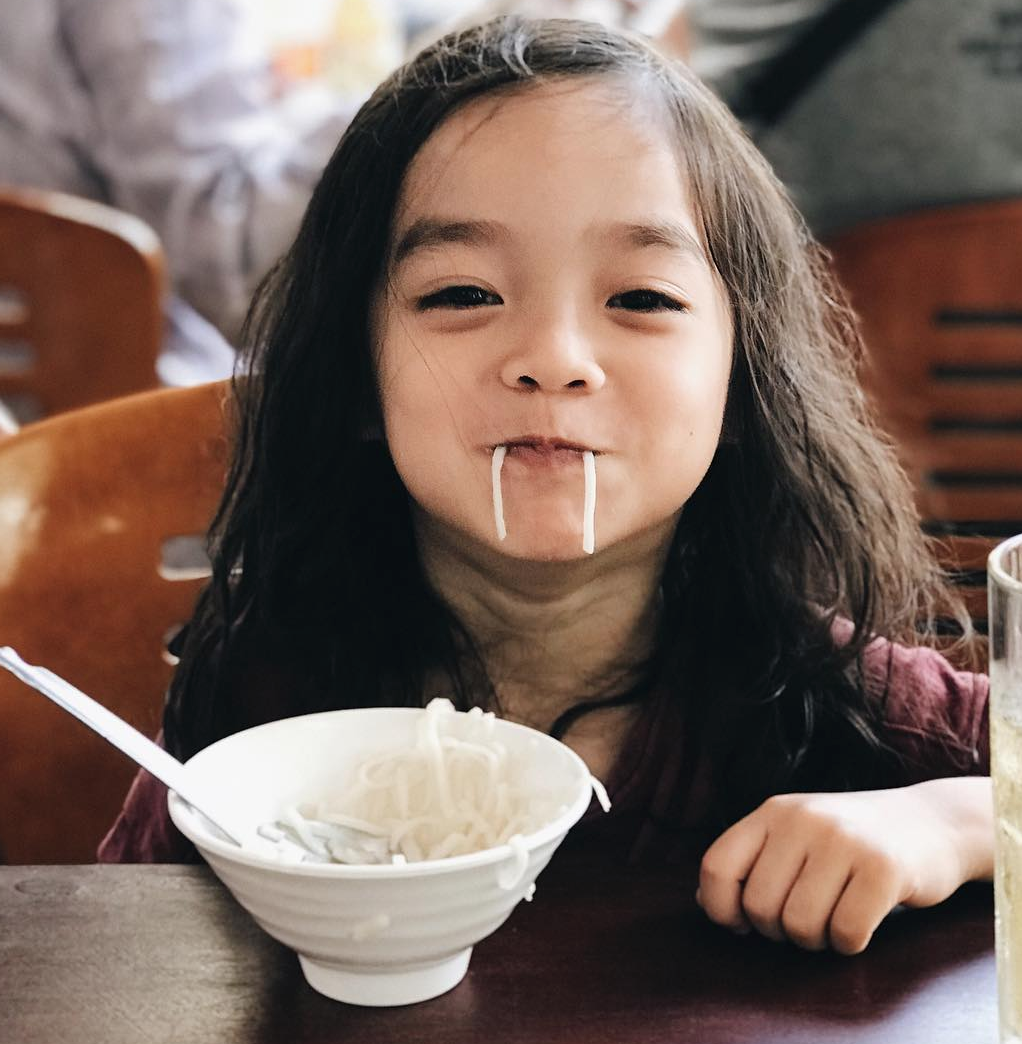Ông bố lắm chuyện Việt Max kể chuyện dạy thằng con trai để tóc dài: Không bao giờ ép con vào khuôn khổ nào cả! - Ảnh 4. Ông bố lắm chuyện Việt Max kể chuyện dạy thằng con trai để tóc dài: Không bao giờ ép con vào khuôn khổ nào cả! - Ảnh 4.