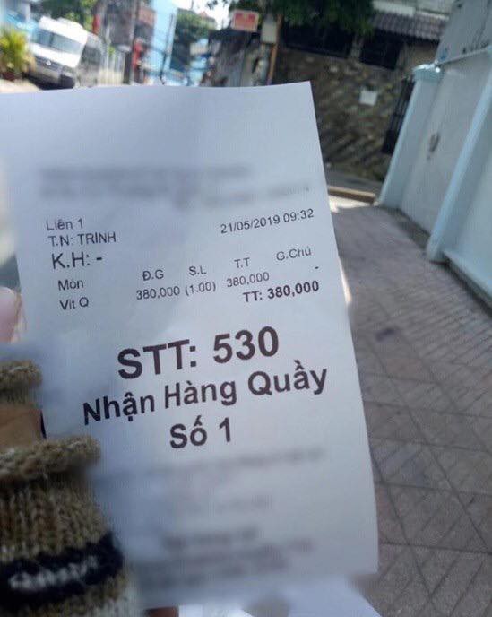 Bị thượng đế bom h&agrave;ng v&agrave; bữa vịt quay trị gi&aacute; gần 400k đầy cay đắng của gia đ&igrave;nh b&aacute;c xe &ocirc;m c&ocirc;ng nghệ - Ảnh 2.