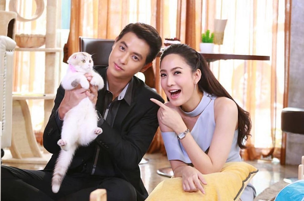 Cứ tình bể tình khi đi show, bảo sao cặp đôi Thái Lan này lại được fan đẩy thuyền nhiệt tình dù cả 2 đã có gấu - Ảnh 1. Cứ tình bể tình khi đi show, bảo sao cặp đôi Thái Lan này lại được fan đẩy thuyền nhiệt tình dù cả 2 đã có gấu - Ảnh 1.