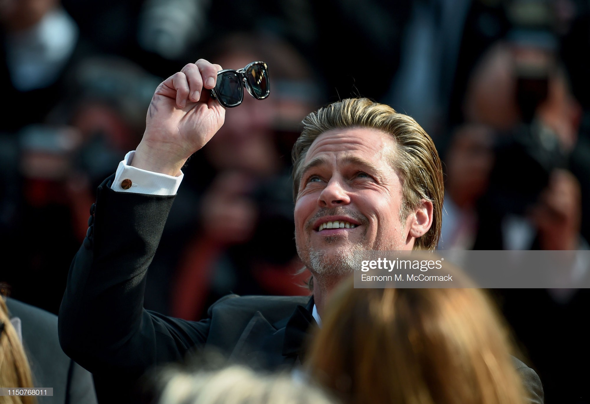 Thảm đỏ Cannes nóng lên từng phút: Brad Pitt - Leonardo lịch lãm ná thở, Chương Tử Di khoe vòng một giành spotlight - Ảnh 2. Thảm đỏ Cannes nóng lên từng phút: Brad Pitt - Leonardo lịch lãm ná thở, Chương Tử Di khoe vòng một giành spotlight - Ảnh 2.