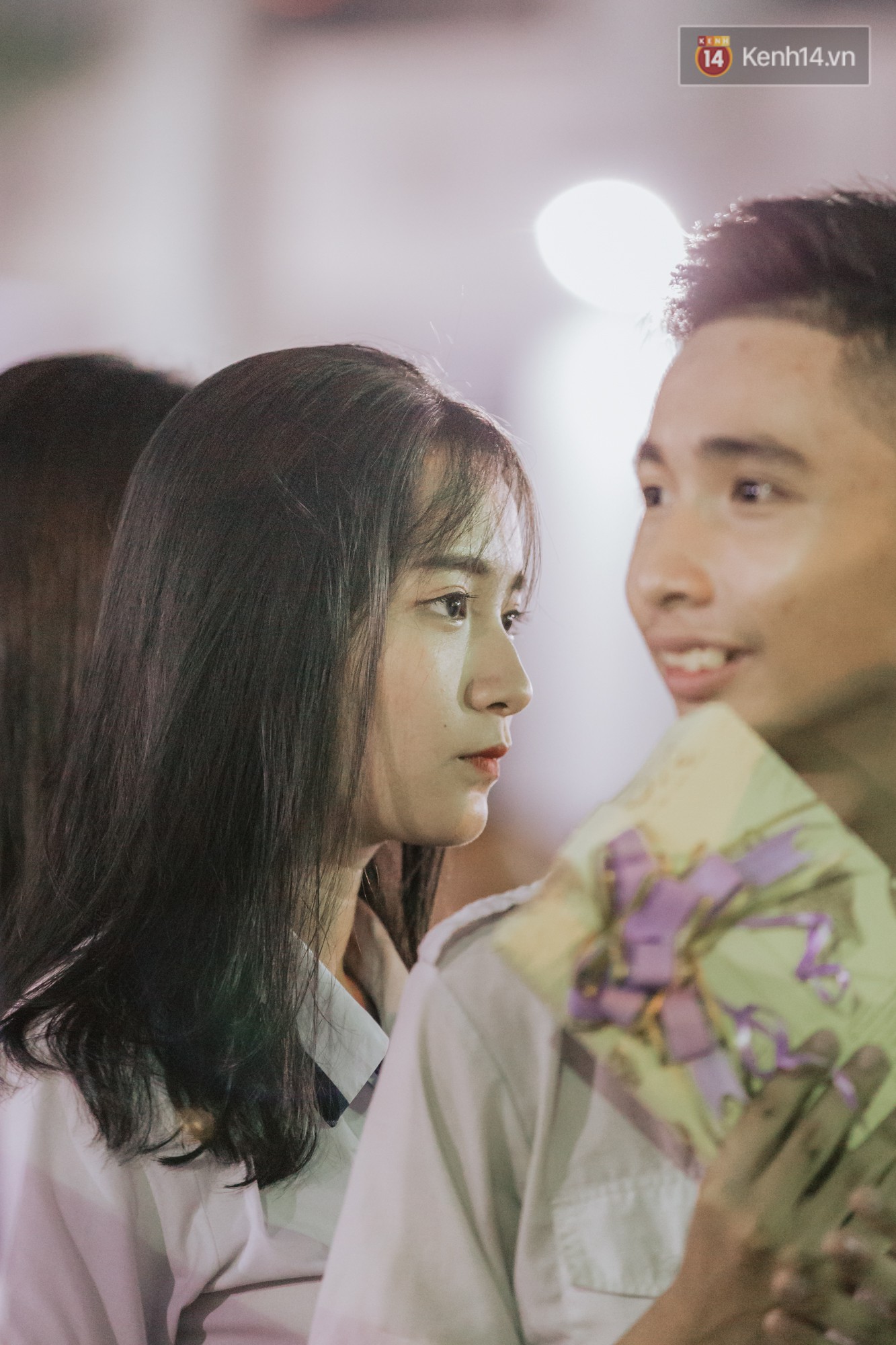 Nữ sinh hot nhất MXH Võ Ngọc Trân cùng bạn bè đội mưa tri ân thầy cô và cha mẹ - Ảnh 7. Nữ sinh hot nhất MXH Võ Ngọc Trân cùng bạn bè đội mưa tri ân thầy cô và cha mẹ - Ảnh 7.