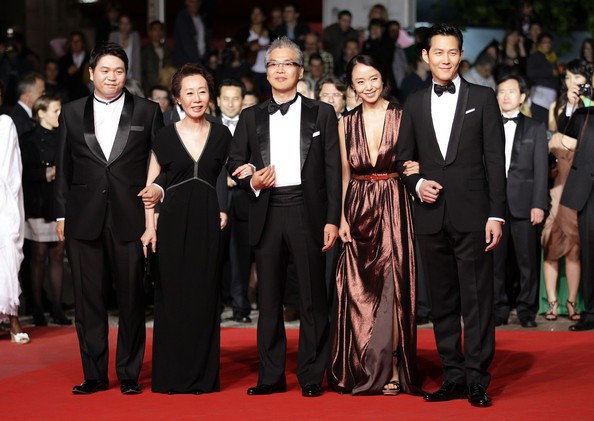 Nữ minh tinh xứ Hàn lên thảm đỏ Cannes: Jeon Ji Hyun và mẹ Kim Tan gây choáng ngợp, nhưng sao nhí này mới đáng nể - Ảnh 10.