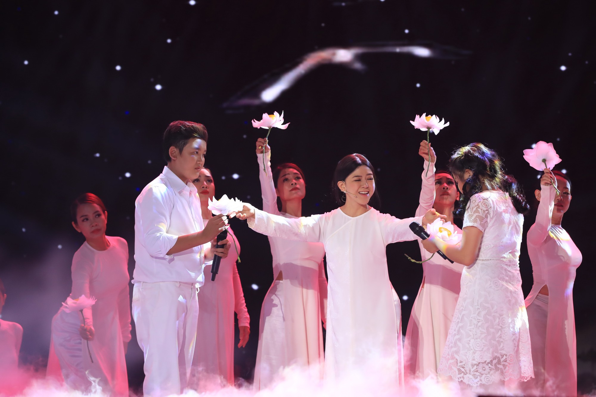 Tuyệt đỉnh song ca nhí 2019 kết thúc với chiến thắng của đội Hồ Việt Trung - Diệu Nhi - Ảnh 15. Tuyệt đỉnh song ca nhí 2019 kết thúc với chiến thắng của đội Hồ Việt Trung - Diệu Nhi - Ảnh 15.