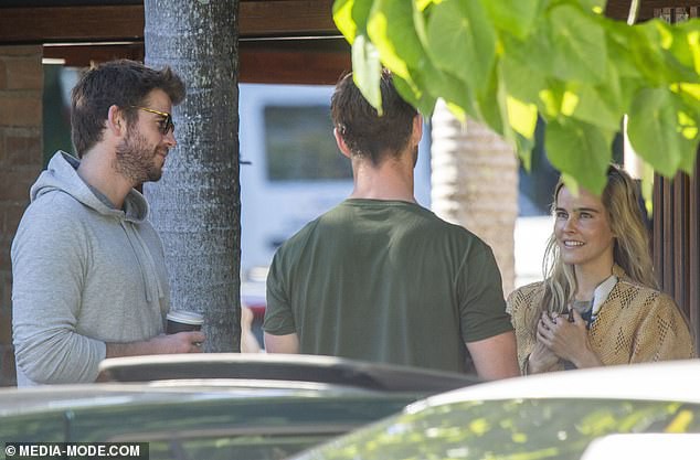 Thor Chris Hemsworth fue captado tomando un café con su ex amante, personaje que llamó especialmente la atención por su repentina aparición - Foto 5.