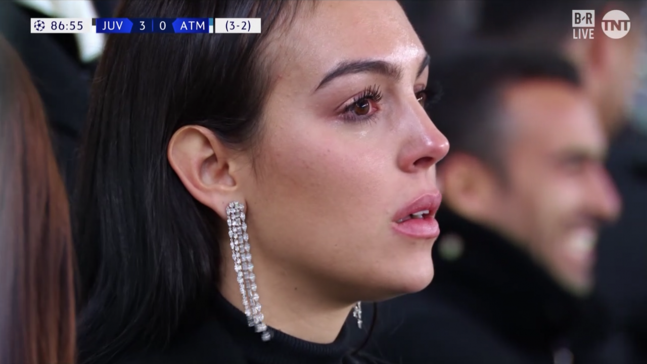 A collection of seconds that makes fans lose heart of his love Ronaldo: It's always beautiful but the most emotional emotional image - Monday 11. A collection of seconds that makes fans lose heart of his love Ronaldo: It's always beautiful but the most emotional emotional image - Monday 11.