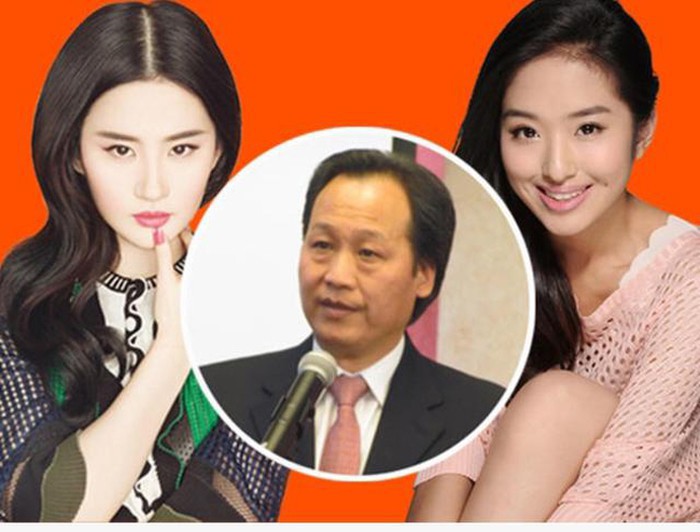 Lưu Diệc Phi lộ ảnh gặp gỡ cha nuôi nhưng nhân vật này mới giành spotlight - Ảnh 7. Lưu Diệc Phi lộ ảnh gặp gỡ cha nuôi nhưng nhân vật này mới giành spotlight - Ảnh 7.