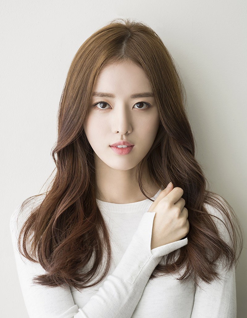 Xuất hiện th&ecirc;m kiều nữ v&agrave;ng của l&agrave;ng h&agrave;nh hung, đ&aacute;ng ch&uacute; &yacute; nhất l&agrave; từng đ&oacute;ng hai phim H&agrave;n cực hot! - Ảnh 1.